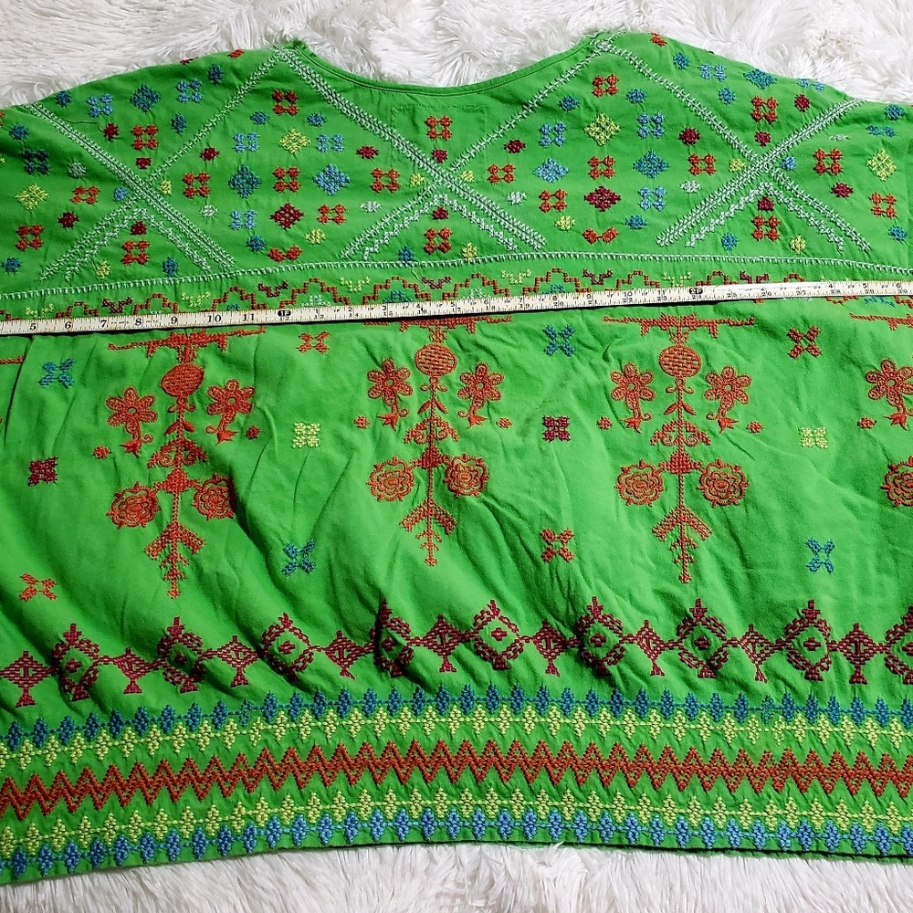 Johnny Was beautiful green poncho style shirt